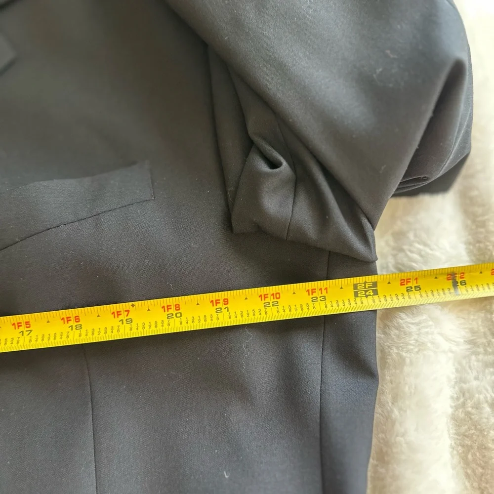 Barry men suit jacket and pants are size 40/32